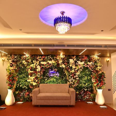 Hotel Suncity Palace 卡蒂哈尔 外观 照片