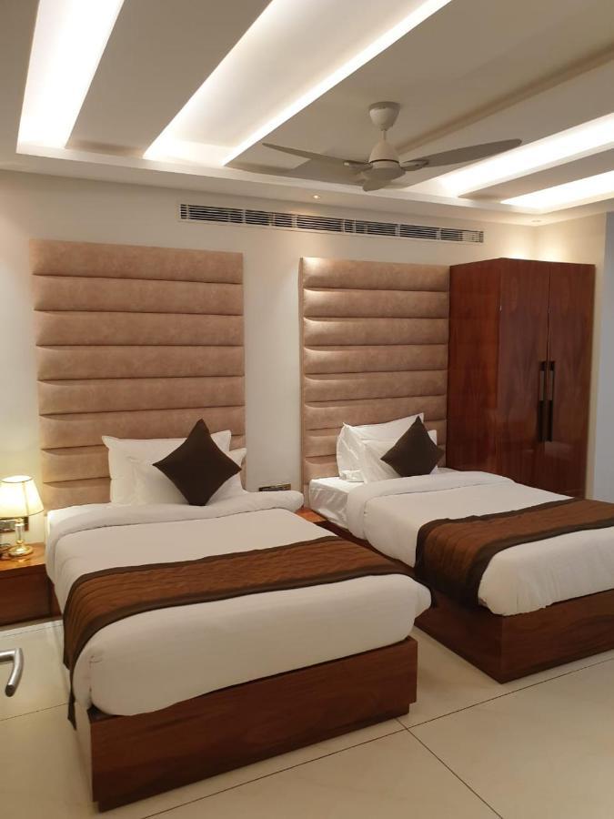 Hotel Suncity Palace 卡蒂哈尔 外观 照片