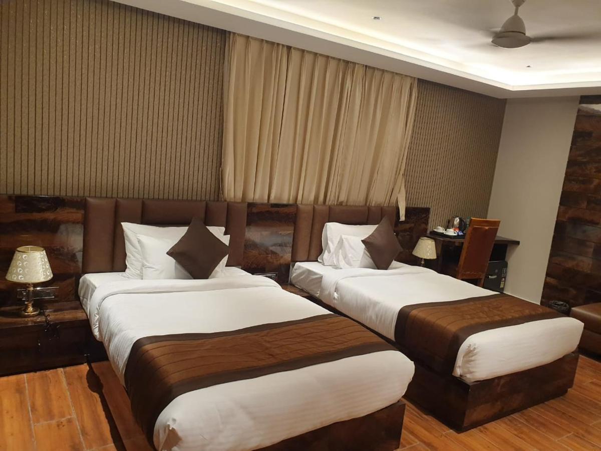 Hotel Suncity Palace 卡蒂哈尔 外观 照片