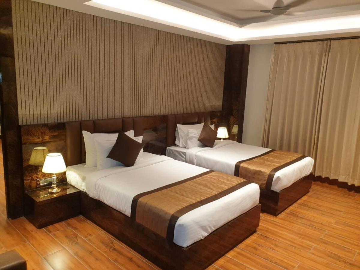 Hotel Suncity Palace 卡蒂哈尔 外观 照片