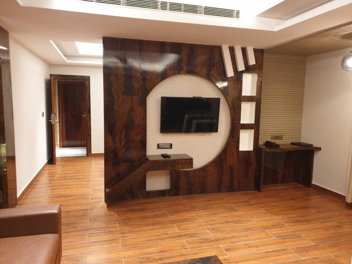 Hotel Suncity Palace 卡蒂哈尔 外观 照片