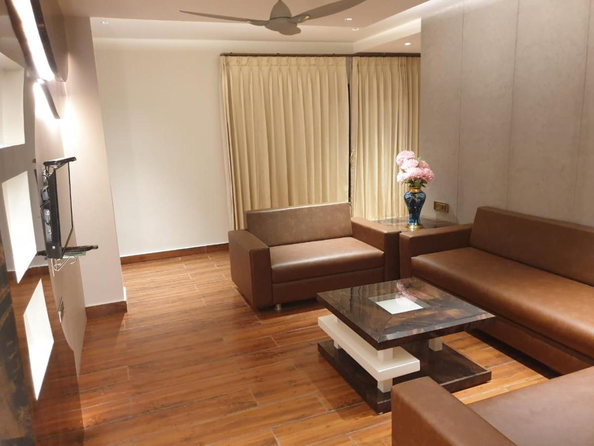 Hotel Suncity Palace 卡蒂哈尔 外观 照片