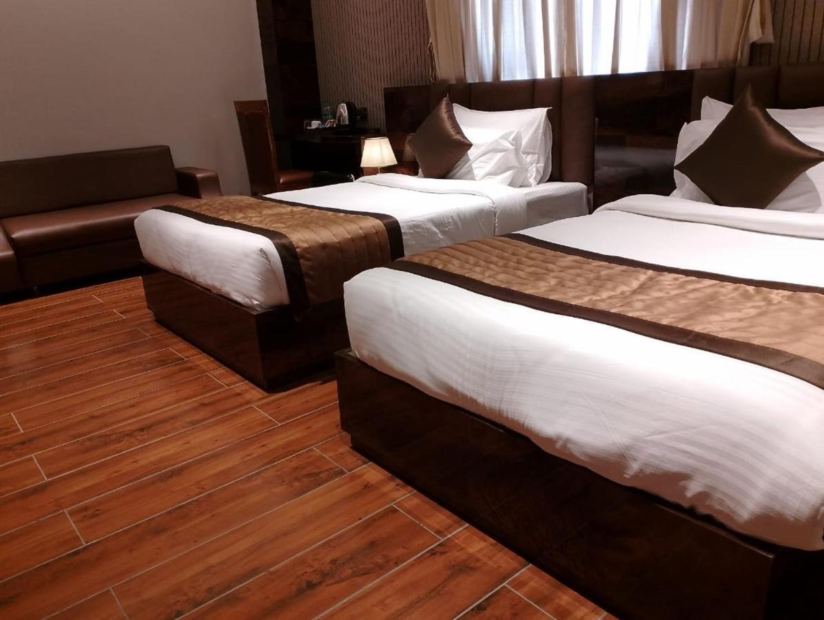 Hotel Suncity Palace 卡蒂哈尔 外观 照片