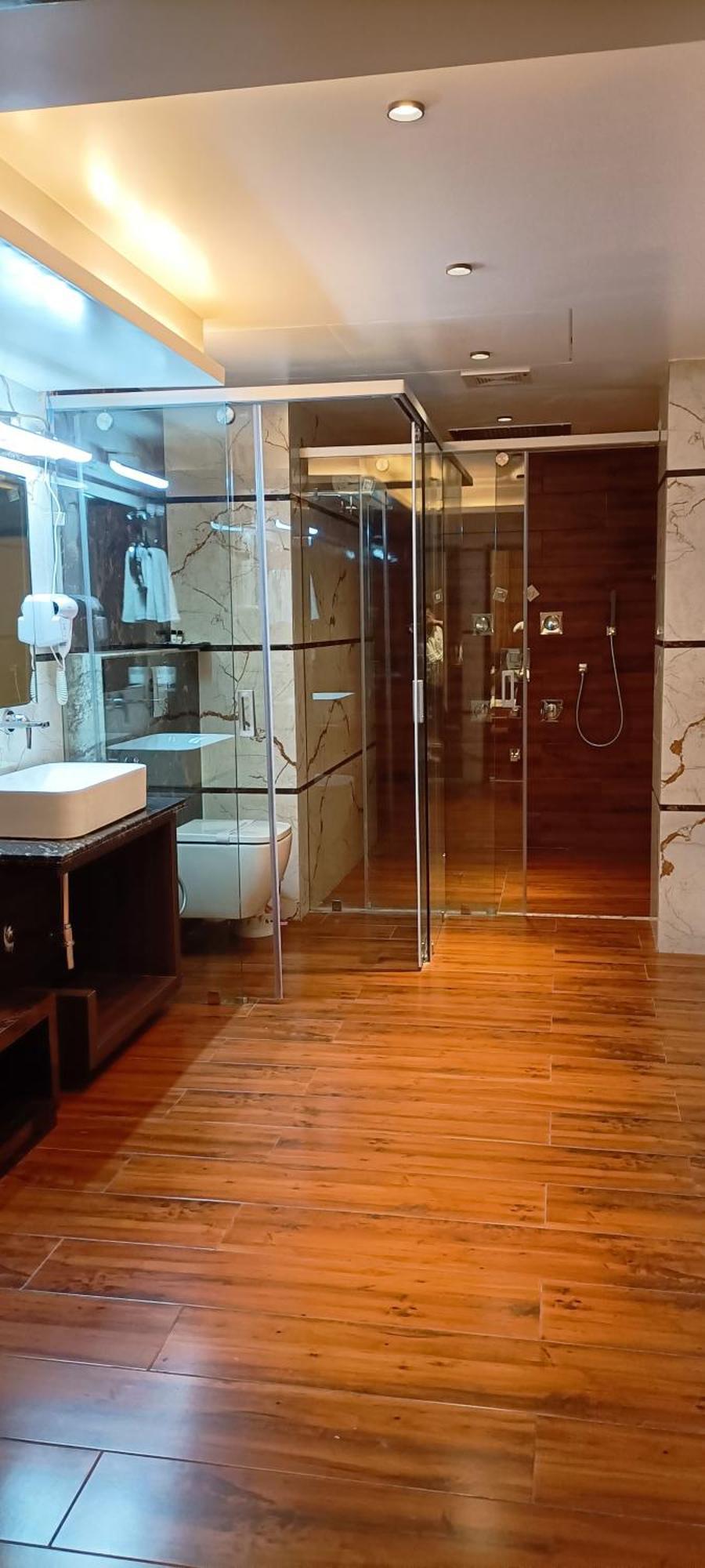 Hotel Suncity Palace 卡蒂哈尔 外观 照片