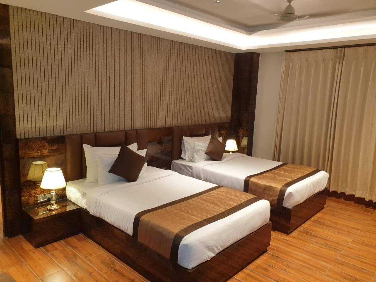 Hotel Suncity Palace 卡蒂哈尔 外观 照片