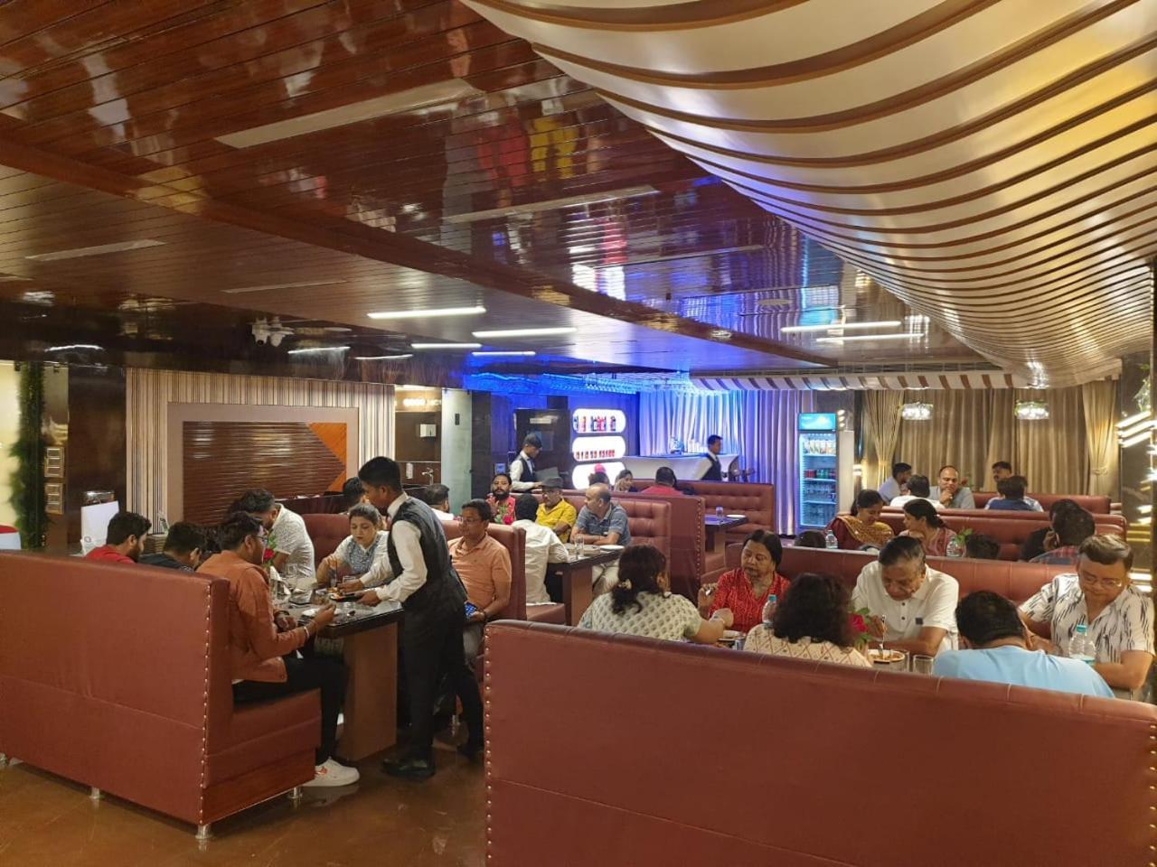 Hotel Suncity Palace 卡蒂哈尔 外观 照片
