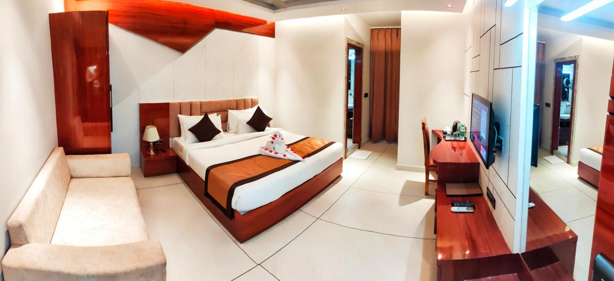 Hotel Suncity Palace 卡蒂哈尔 外观 照片