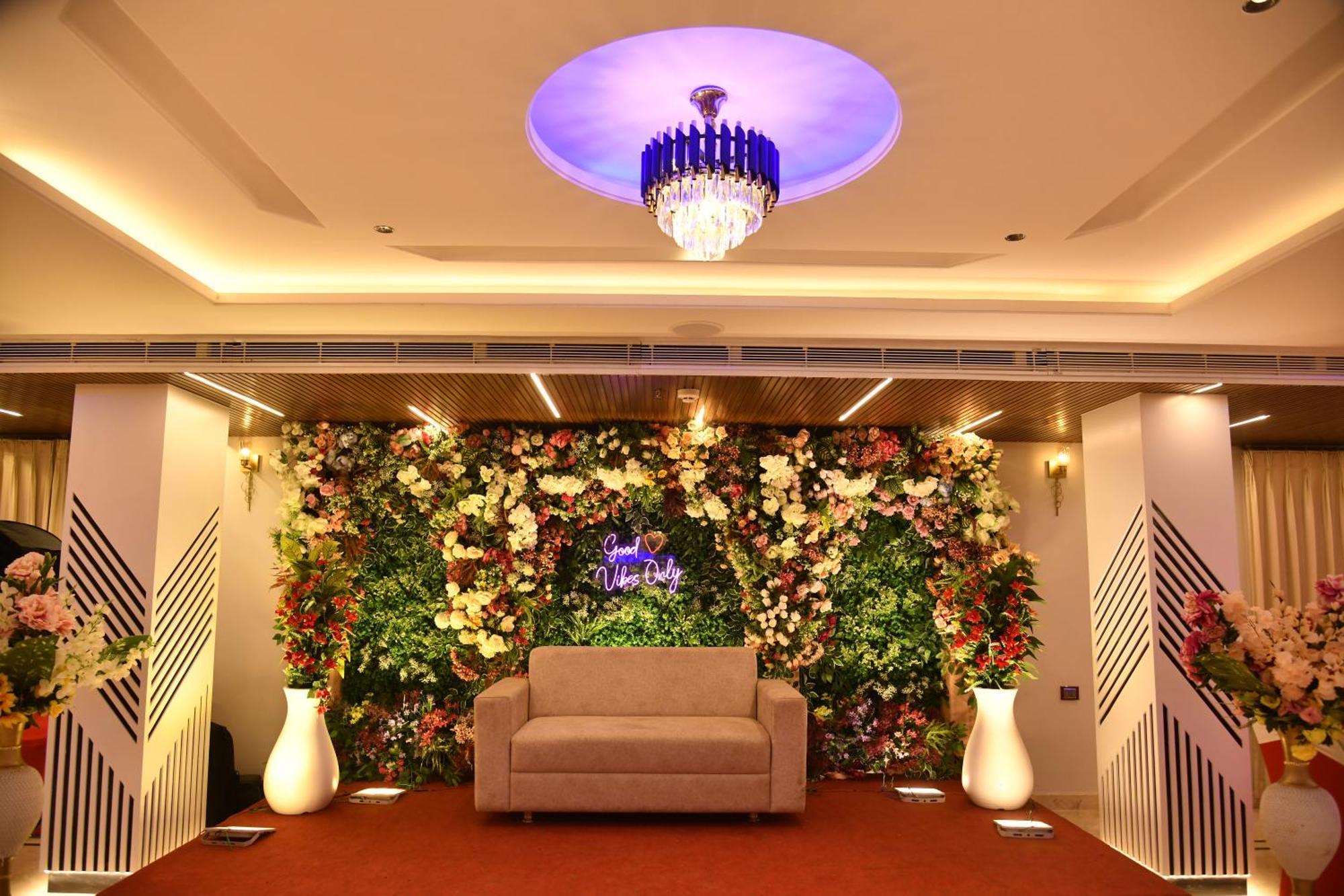 Hotel Suncity Palace 卡蒂哈尔 外观 照片