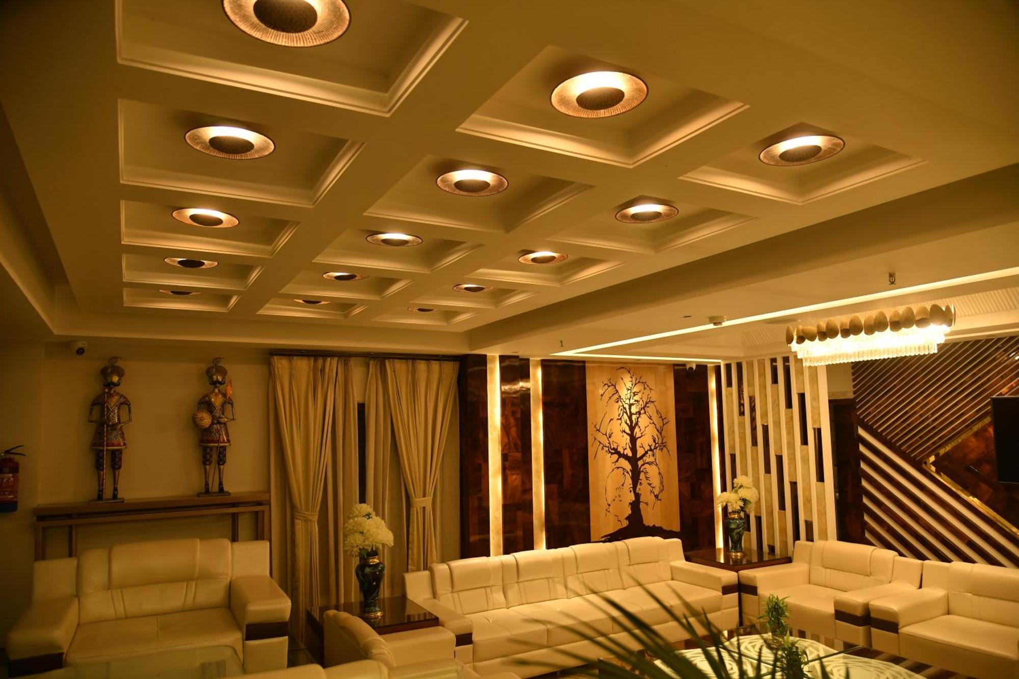 Hotel Suncity Palace 卡蒂哈尔 外观 照片
