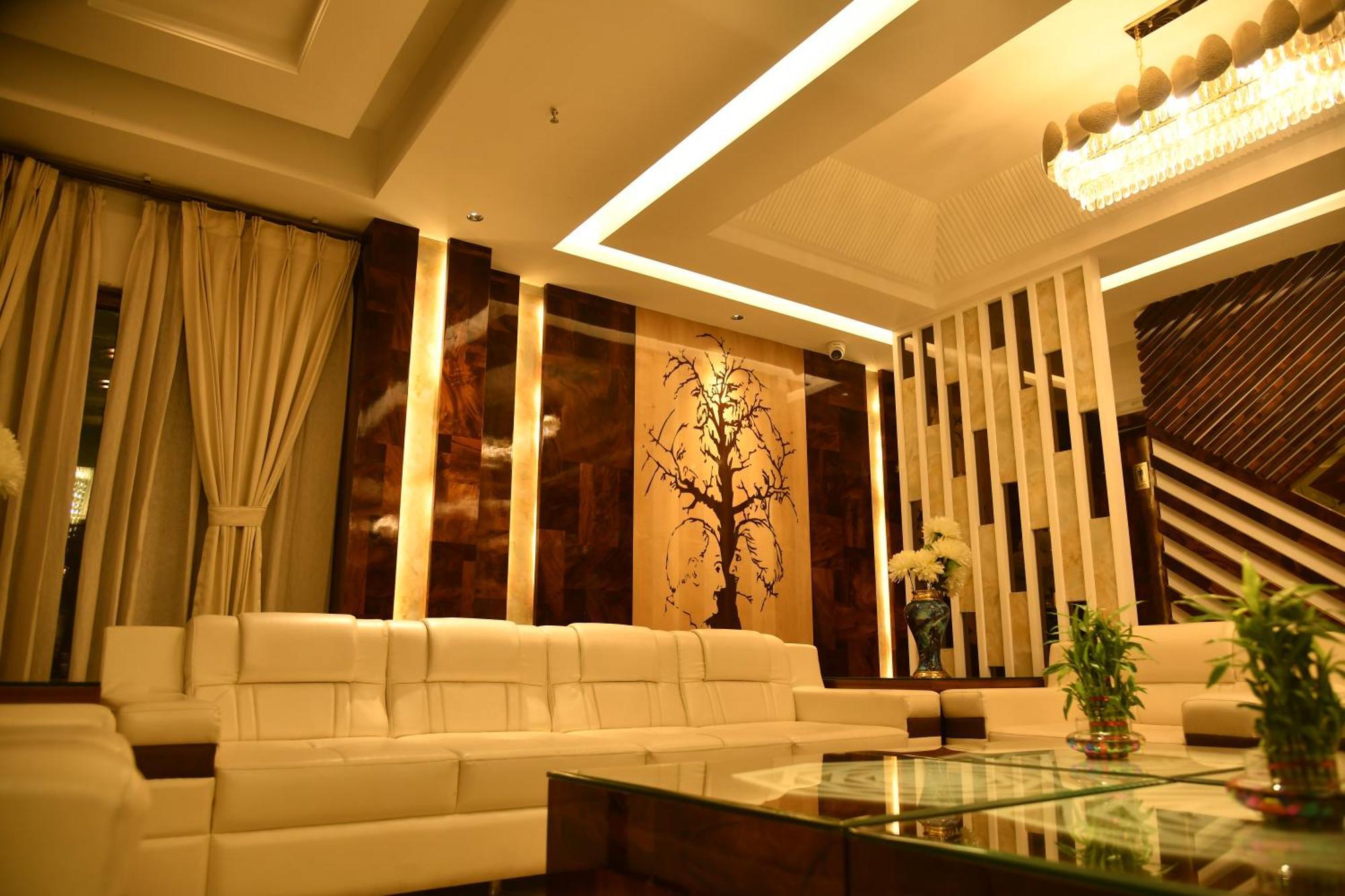 Hotel Suncity Palace 卡蒂哈尔 外观 照片